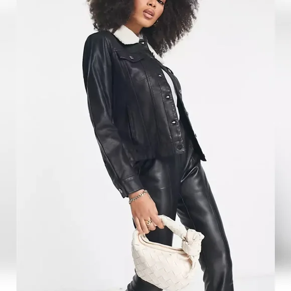 Levi's trucker sherpa collar jacket - Picture 3 of 16